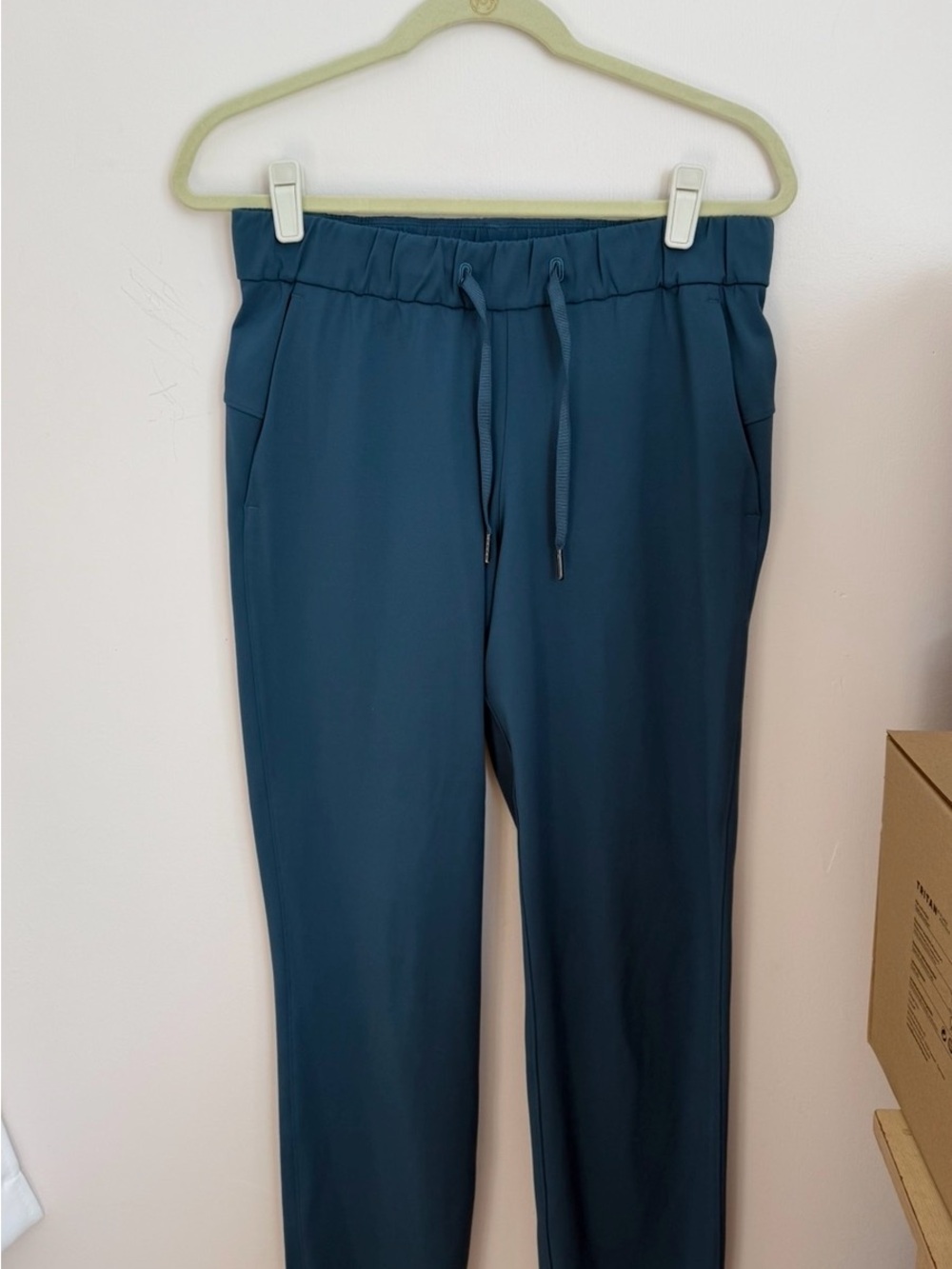 Women’s Lululemon Teal Pull‑On Track Pants with Drawcord